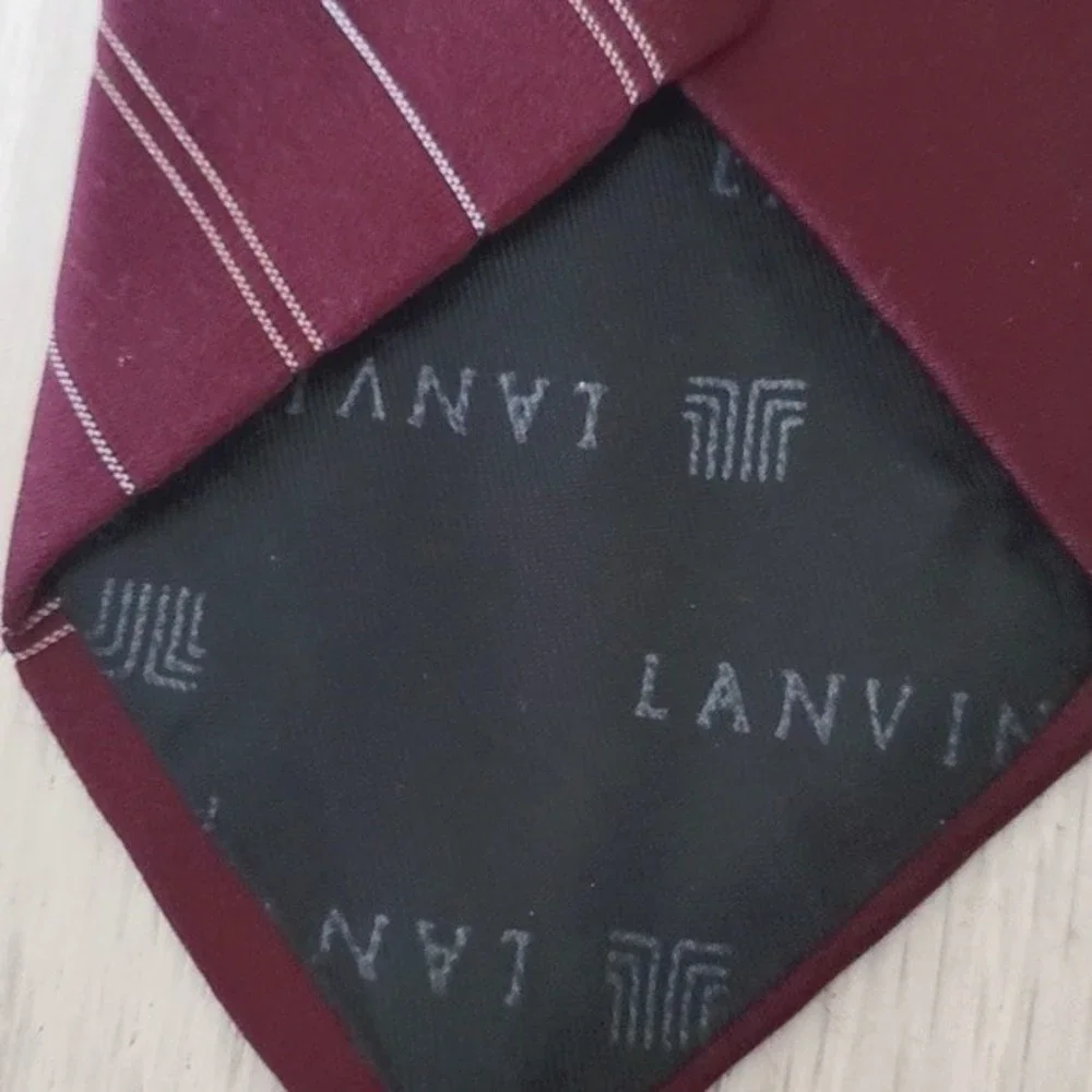 EUC Lanvin Paris Mens Neck Tie Lined Diagonal Stripes Logo Dark Red Maroon Suit